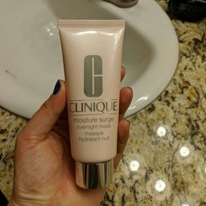 Clinque Moisture Surge Overnight Mask